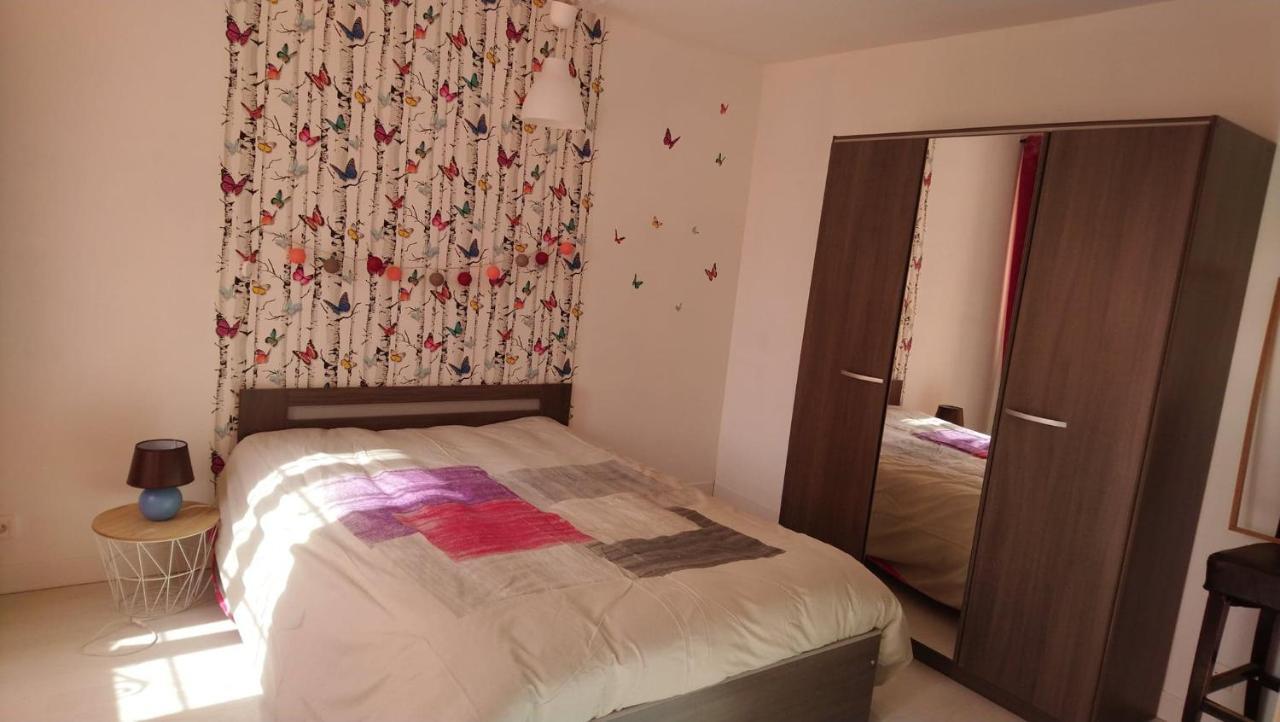 Gite Pour 6 Ou Chambre Pour 2 A Formigny المظهر الخارجي الصورة
